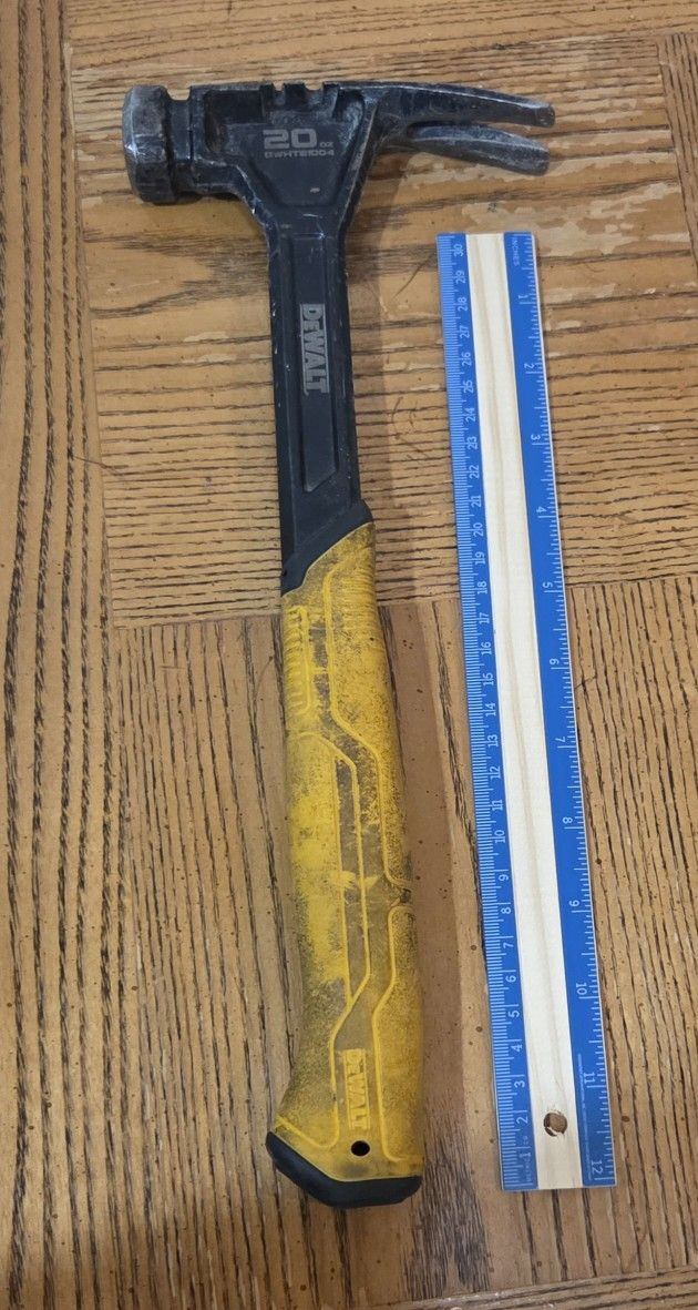 DEWALT 20oz Hammer DWHT51004 with Claw – Used