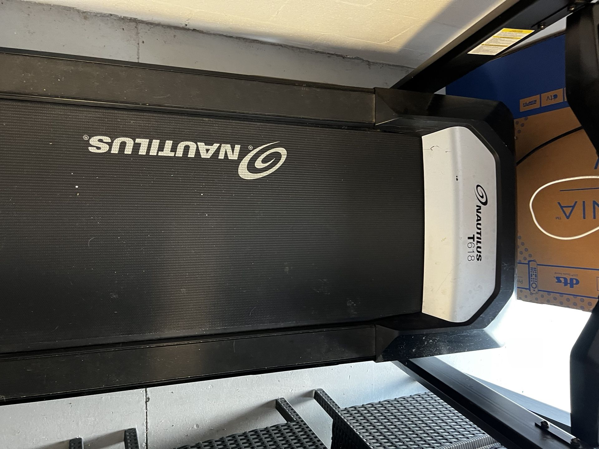 Treadmill with Rebound Deck Cushioning System – Incline & Heart Rate Monitor