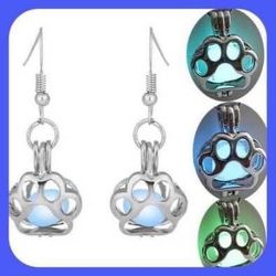 New Beautiful Adorable Solar Lighted Glow Luminous Pet 🐾 Paws 🐾 Earrings ~ GREEN