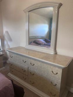King size bed