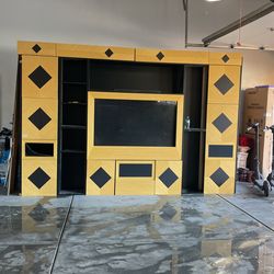 Entreimentent Center 