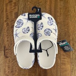 Rugged Shark Sz 7 NWT