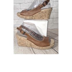 Woman’s Croc Wedge Heels Size 8