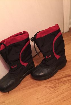 Girls or boys snow boots size 13