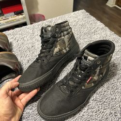 Levi’s Men’s Shoes X 2 Pairs 