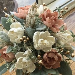 Centerpieces Made With Wood Flowers