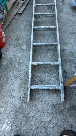 Escalera de 16 pies 90 por ella