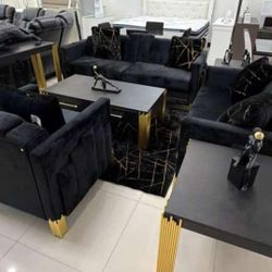 Vendo Este Set De Sala (Sofá, Loveseat, Chair, Coffee Table,  End Table, Console Table)