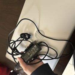 LIKE NEW HP laptop and charger