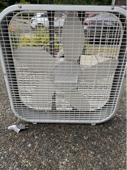Holmes Box Fan – Excellent Condition