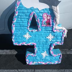 Frozen Piñata 