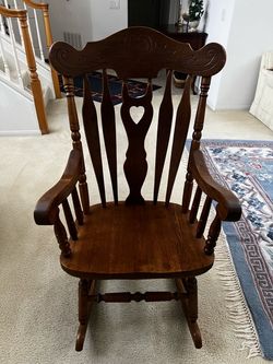 Solid Oak of Kong Rocking Chair with Heart Cutout