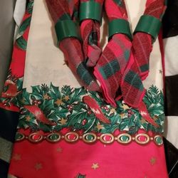 Christmas Table Cloth And Napkins And Rings