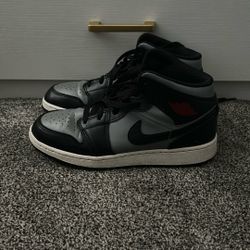 Size 6.5 Jordan 1’s