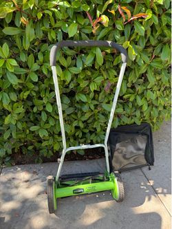 Manual lawn mower