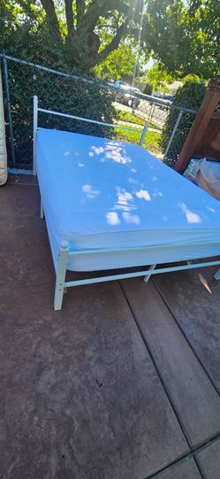 Queen bed