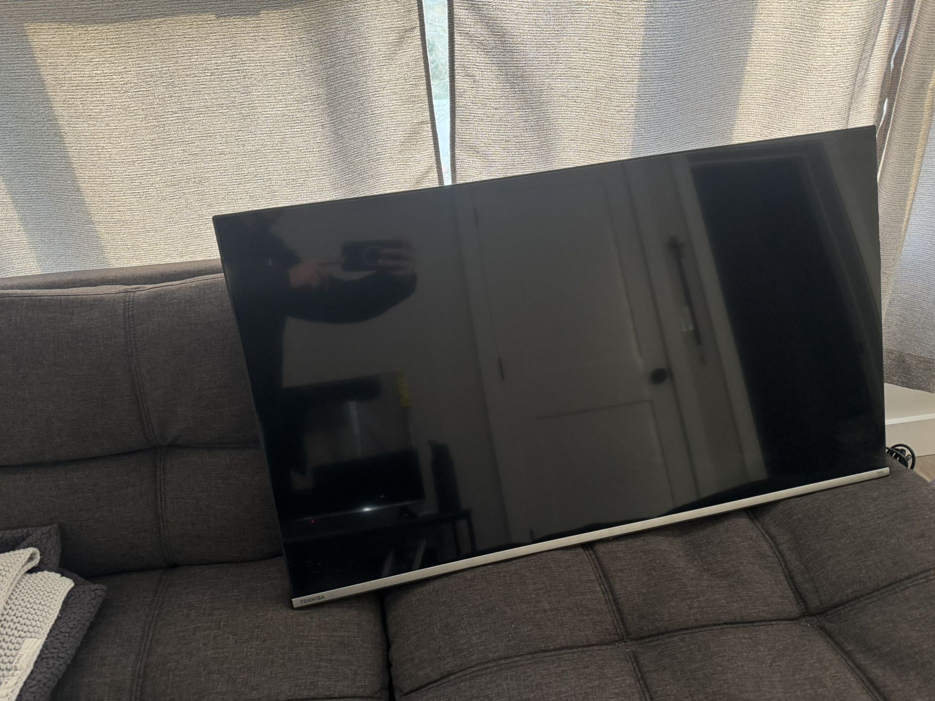 Toshiba 43” TV