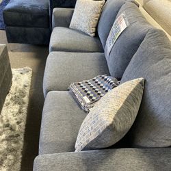 Gorgeous Sleeper Sofa 🤩 Free Delivery 😀 Free Delivery 📦 