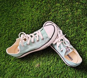 Converse Chuck Taylor Men's 4 Women's 6