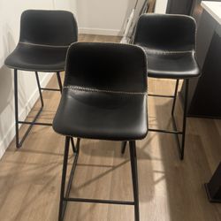 Set of three bar stools
