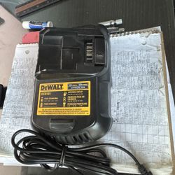 NEW Black DEWALT DCB101 12V/20V Li-Ion Battery Charger
