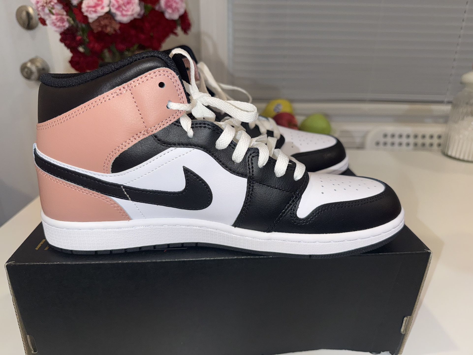 Air Jordan 1 Mid Pink Rust
