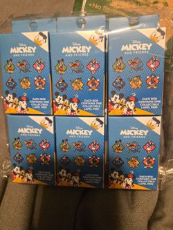 Micky and friends  blind box pins