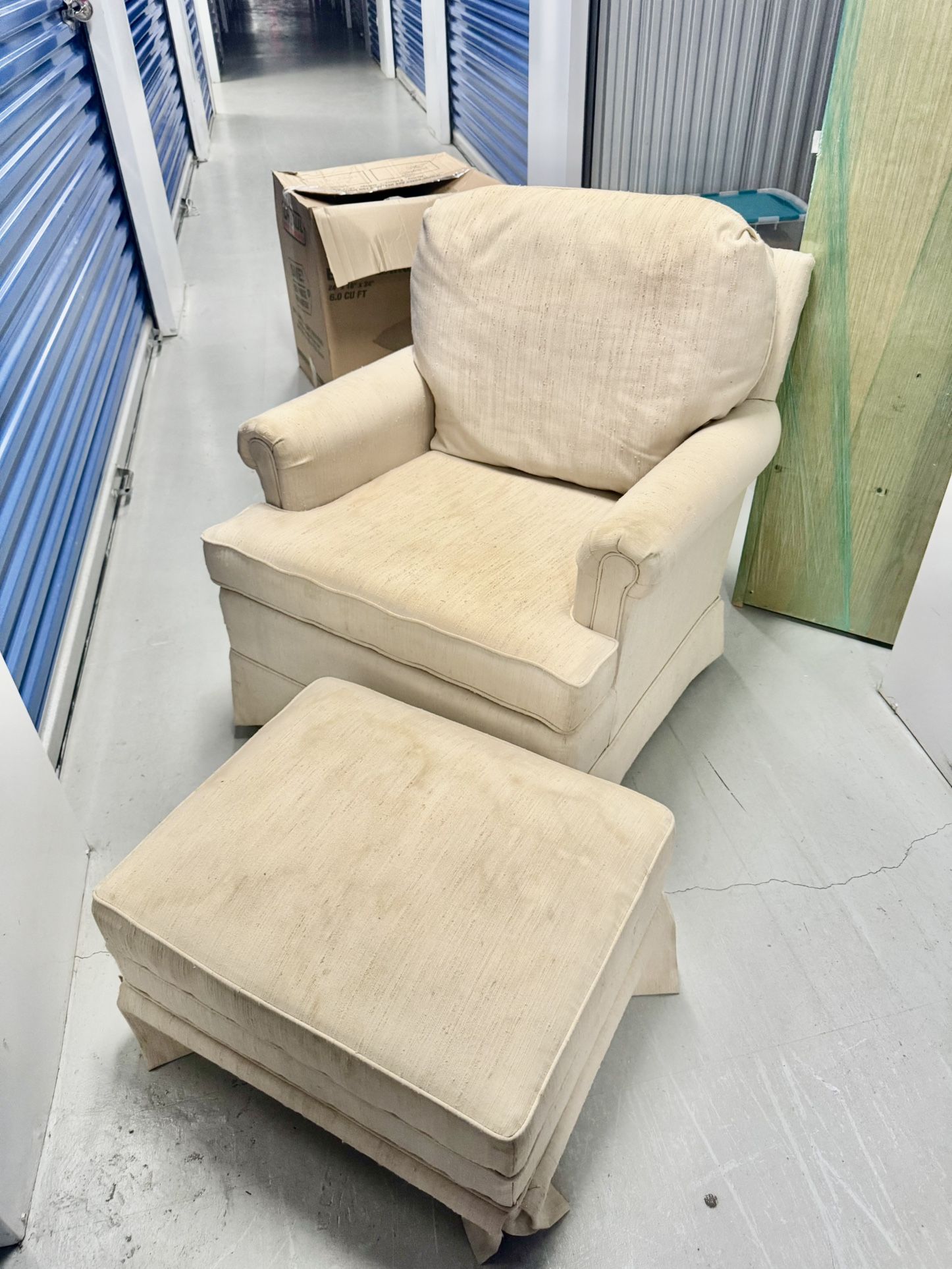 Chair With Ottoman