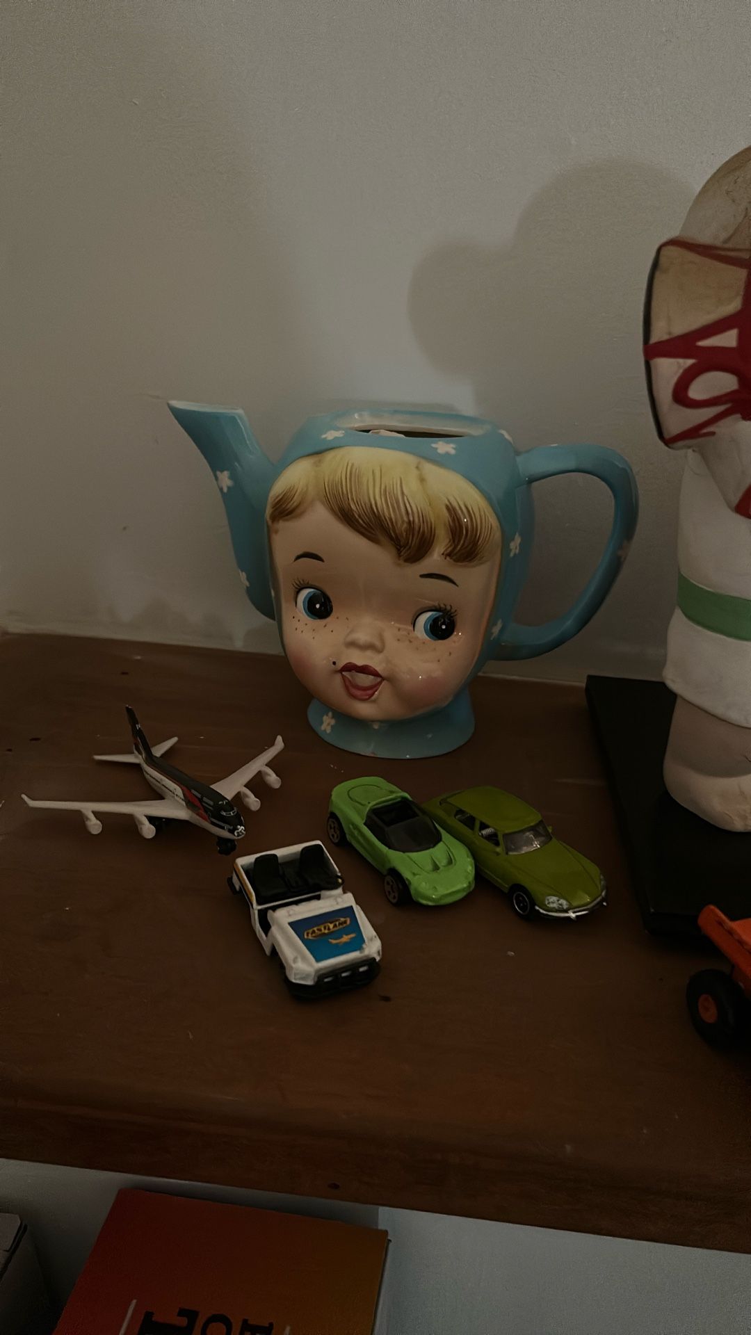 Beautiful Vintage Tea Pot