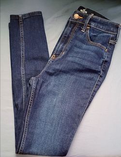 Hollister size 3R