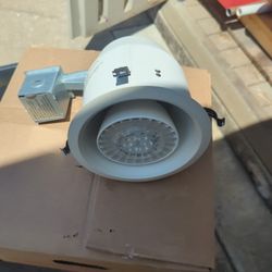 Canned Light Fixture With Bulb
