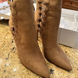 New Size 7.5 Aldo Tuxedo Boot 