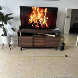Wood/ Fluted Tv Stand 