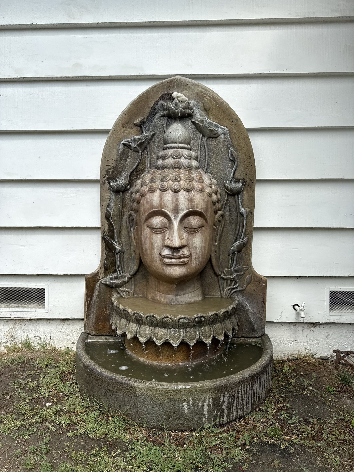 Buddha head fountain