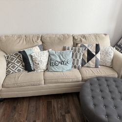 Queen Pullout + Chair Set