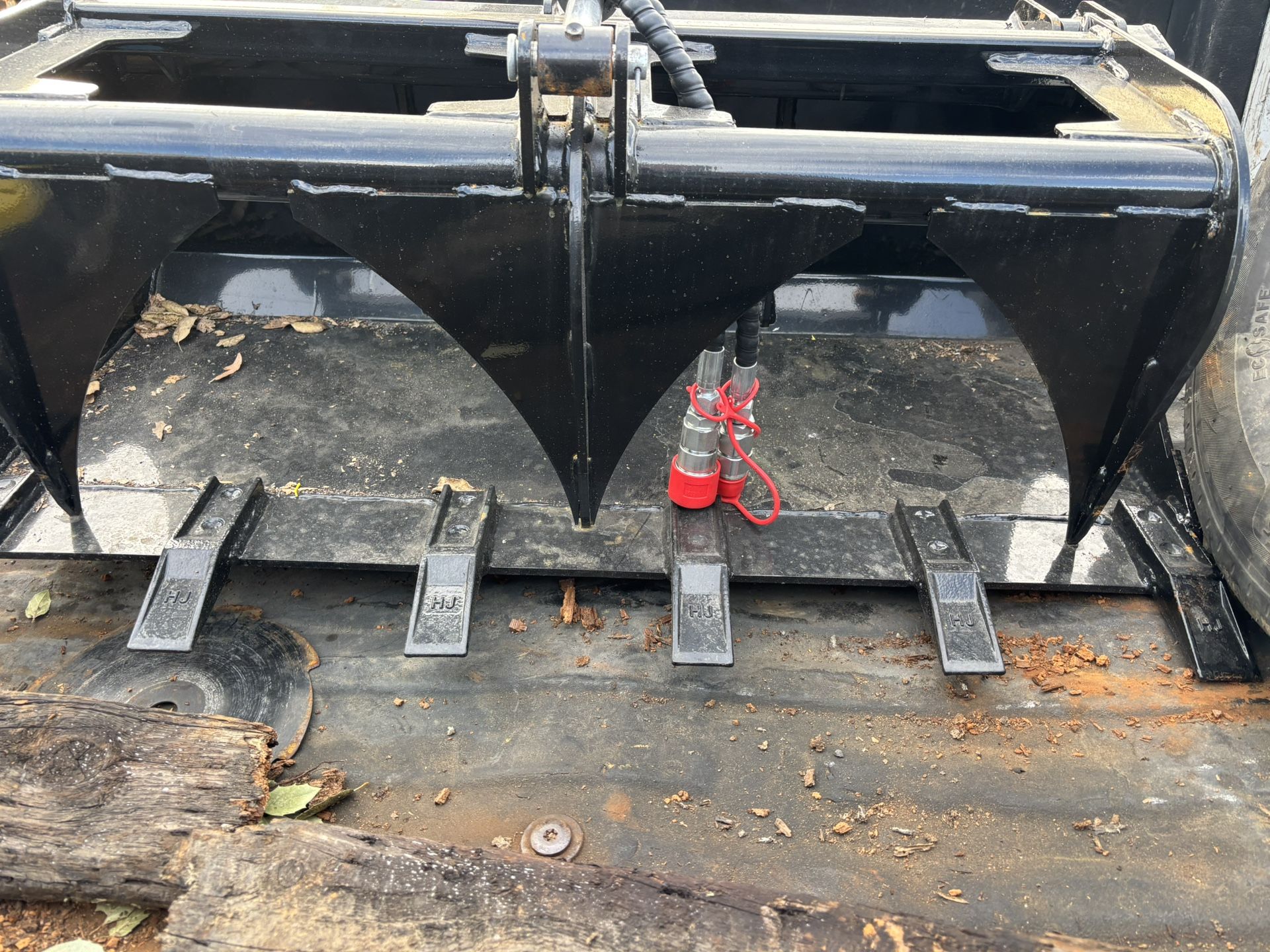 New Mini Skid Steer Tooth Bucket With Grapple