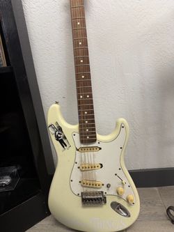 Squier by Fender Stratocaster