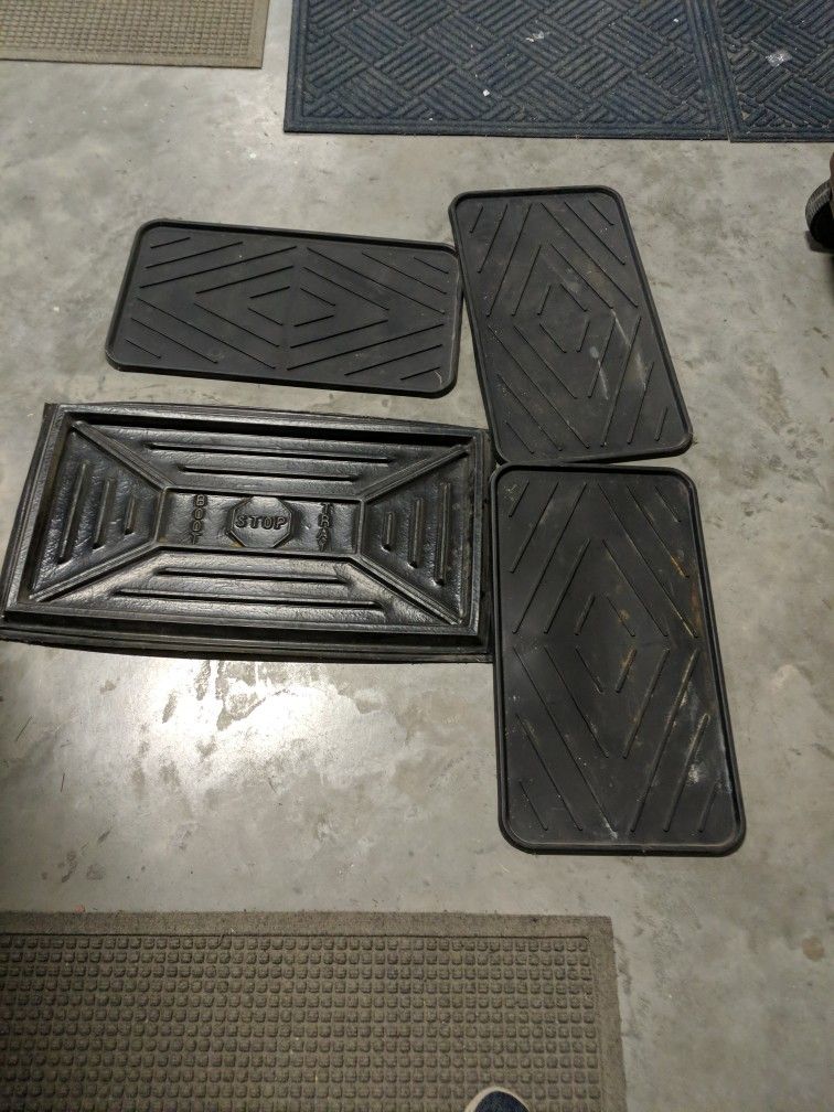 4 Boot Trays