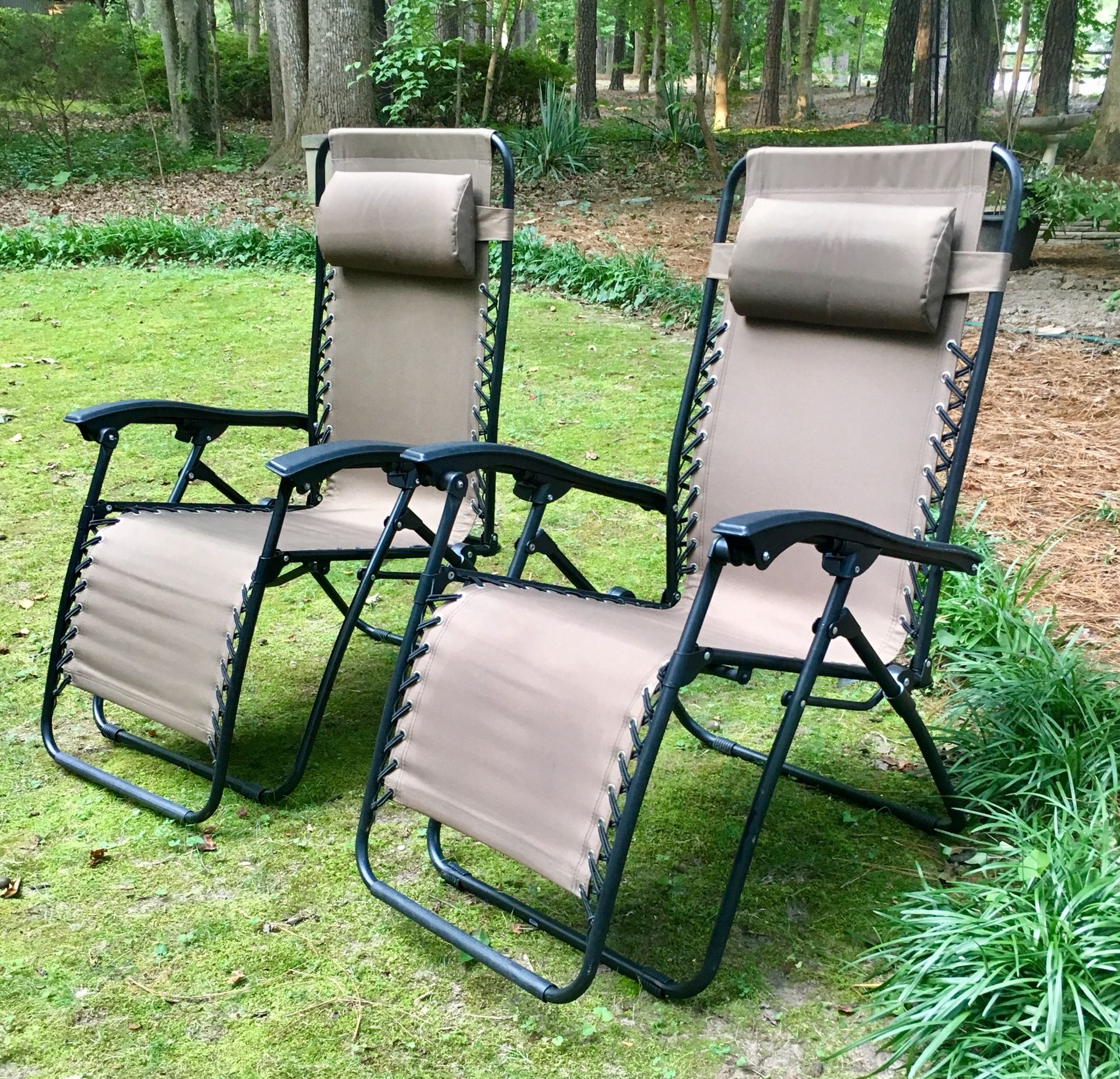 Reclining zero gravity chairs (x2)