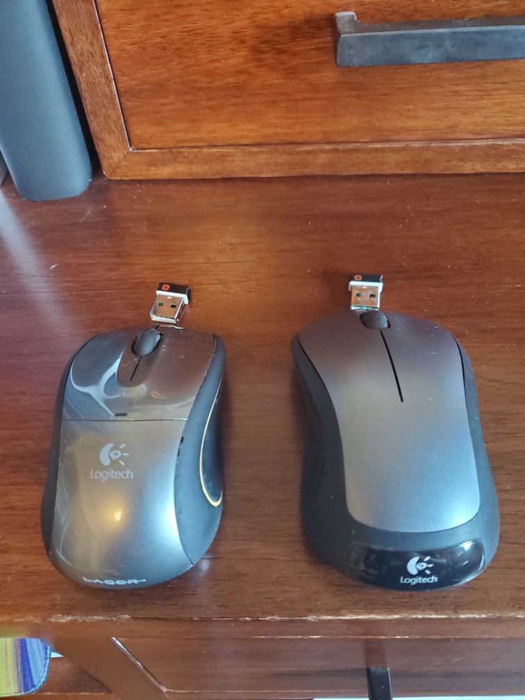 Two wireless Logitech Mouse