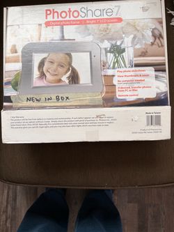PhotoShare 7D Digital Photo Frame