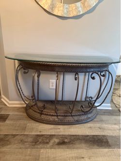 Entry way table