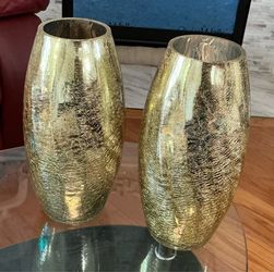 2 Shimmering Gold Vases