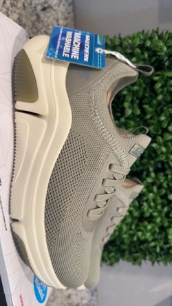 Sketchers Slip In Women Size 5