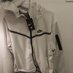 Extra large
Nike Jackets One gray one black