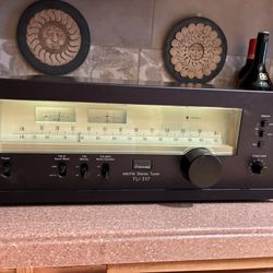 Sansui TU517 AM/FM Tuner