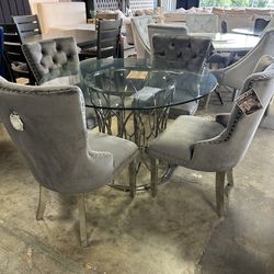 Dining Room Set — Warehouse & Clearance Sale / Table & Chairs