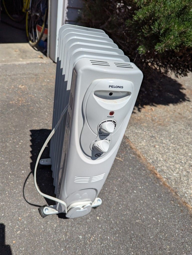 Pelonis Radiator Space Heater 1500W