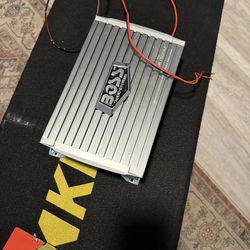 2 10" Kickers Boxed With Kit An Amp 180