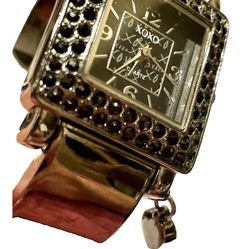 XOXO Vintage Ladies Charm Watch
